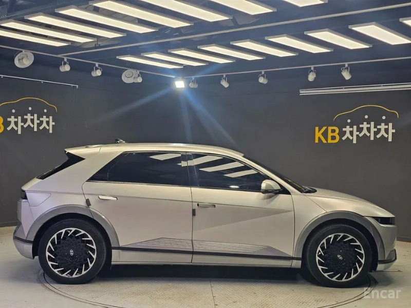 car Hyundai IONIQ 5 id310275 photo #3
