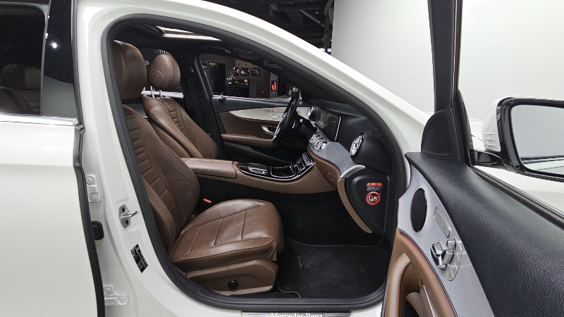 car Mercedes E-Class id310604 photo #11