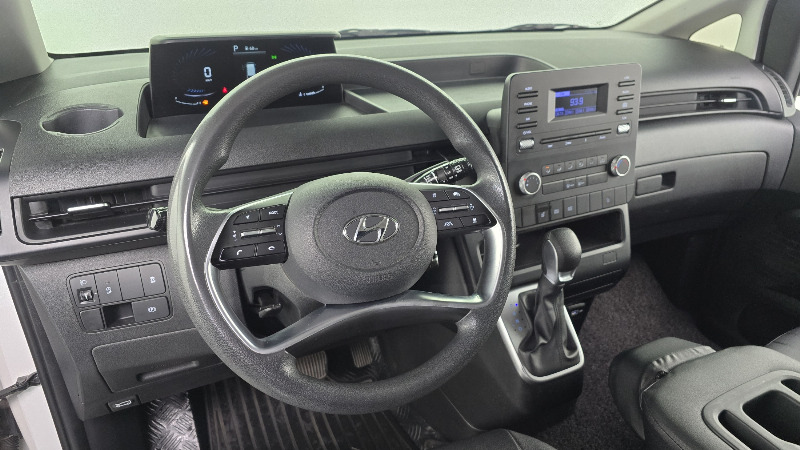 car Hyundai Staria id311631 photo #13