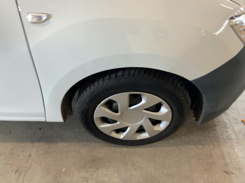 car Dacia Sandero id312282 photo #12