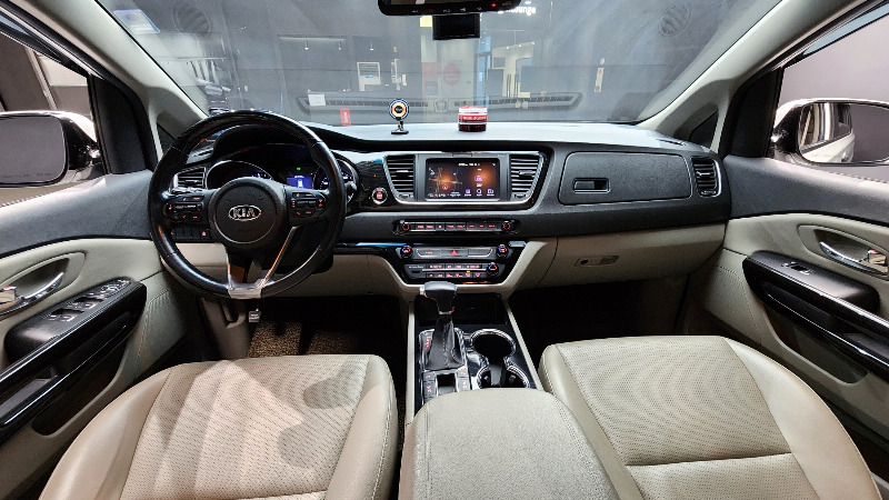 car KIA Carnival id316620 photo #7