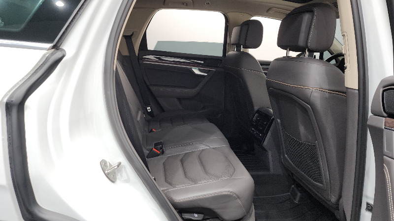 car Volkswagen Touareg id317439 photo #12