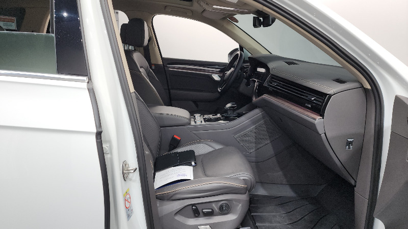 car Volkswagen Touareg id317439 photo #26