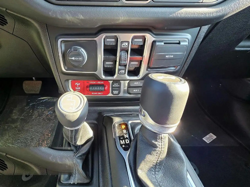 car Jeep Wrangler id319874 photo #16