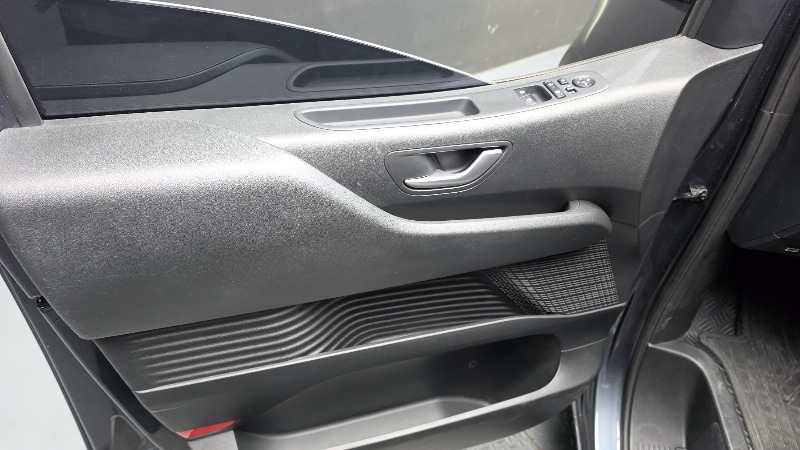 car Hyundai Staria id320137 photo #24