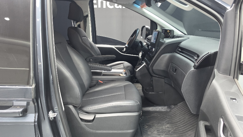 car Hyundai Staria id320137 photo #26