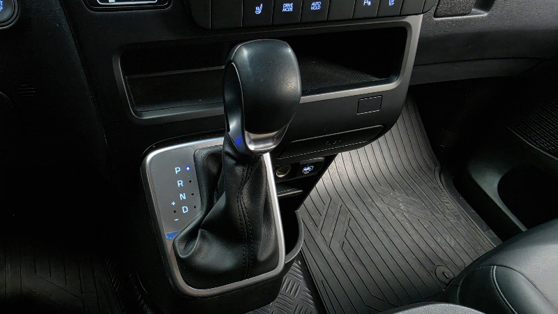 car Hyundai Staria id320137 photo #9