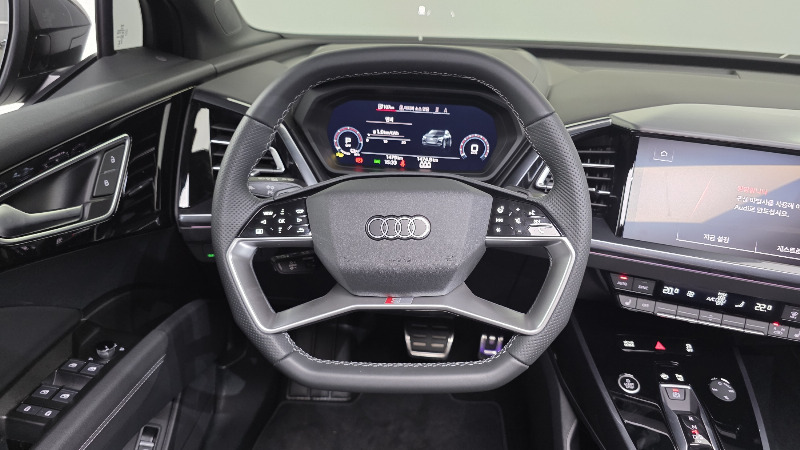 car Audi Q4 e-tron id320766 photo #13
