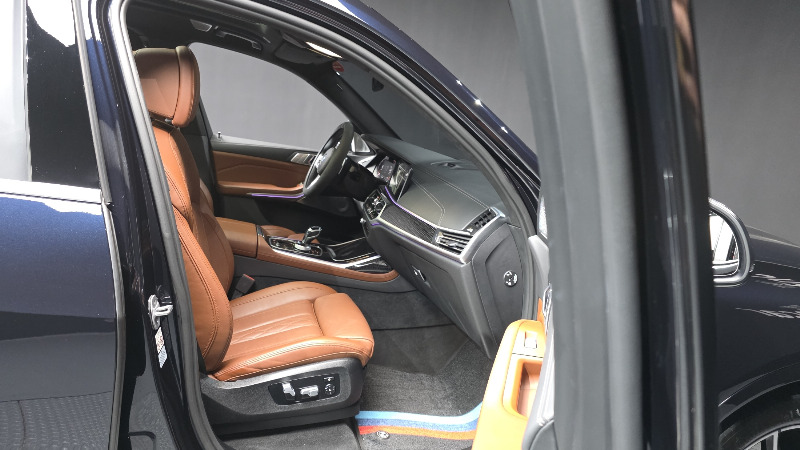 car BMW X7 id323043 photo #11