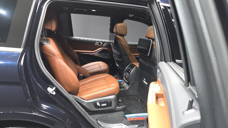 car BMW X7 id323043 photo #12