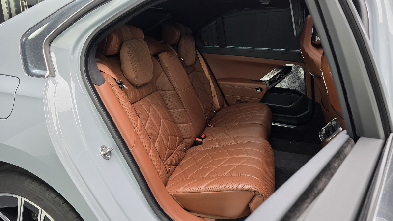 car BMW i7 id324258 photo #11