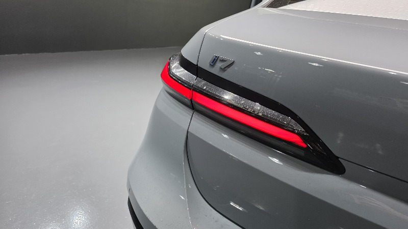 car BMW i7 id324258 photo #23