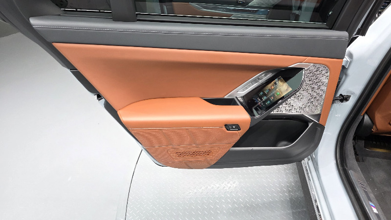 car BMW i7 id324258 photo #25