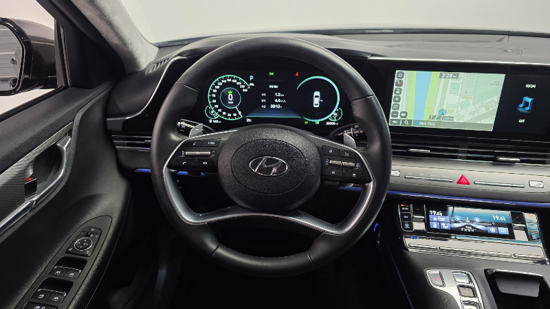 car Hyundai Grandeur id325784 photo #13