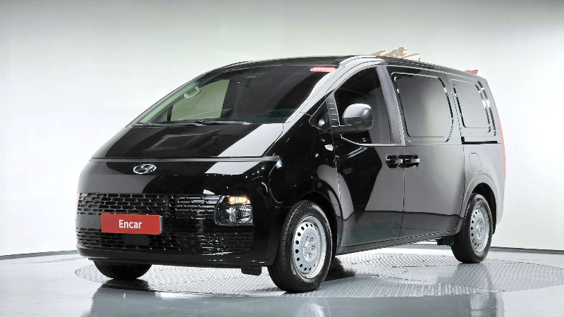 car Hyundai Staria id326035 main photo