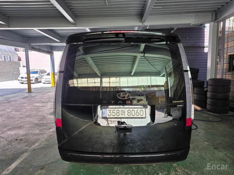 car Hyundai Staria id326963 main photo