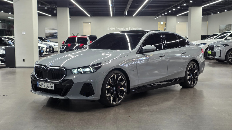 car BMW 5 Series id327799 main photo