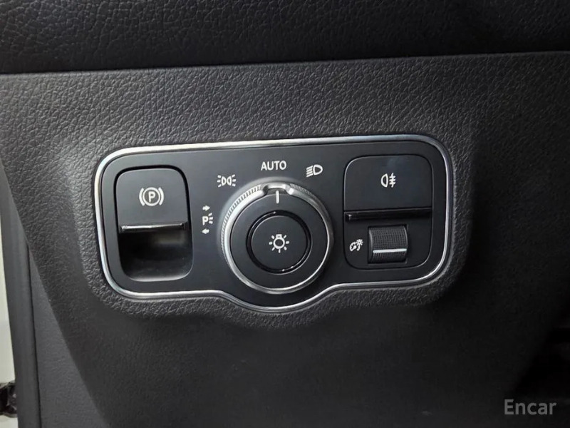 car Mercedes GLB id330158 photo #13