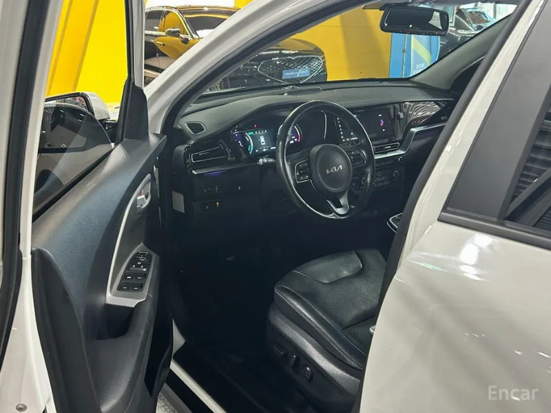 car KIA Niro id330659 photo #16