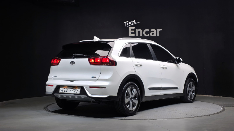 car KIA Niro id331532 photo #2