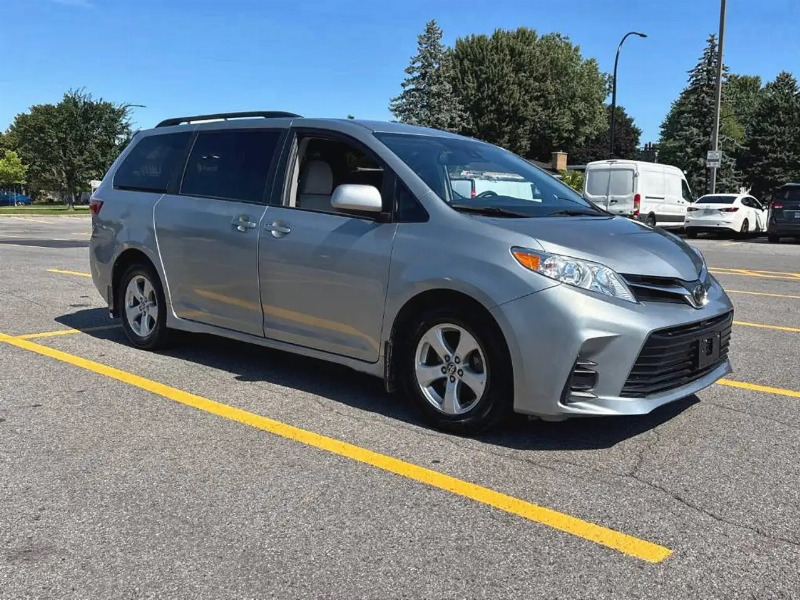 car Toyota Sienna id331737 photo #2