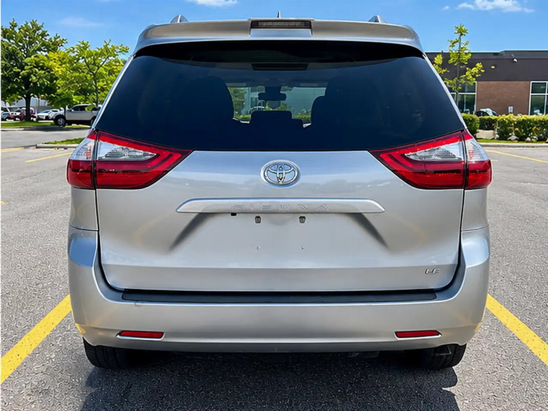 car Toyota Sienna id331737 photo #3