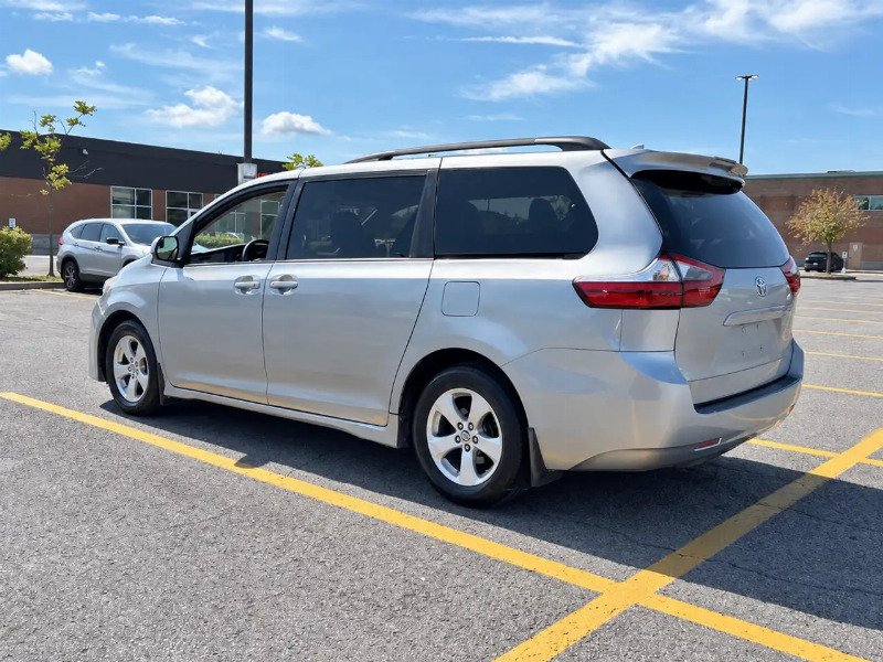 car Toyota Sienna id331737 photo #5