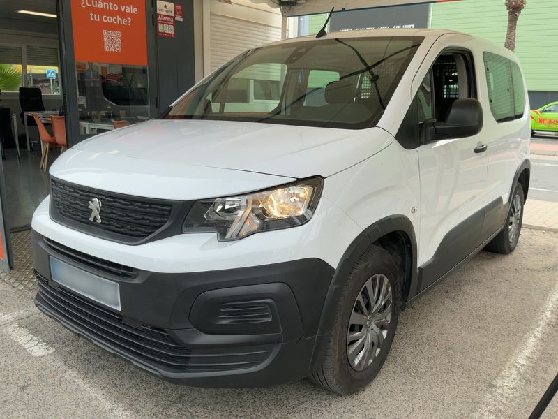 car Peugeot Rifter id333731 main photo