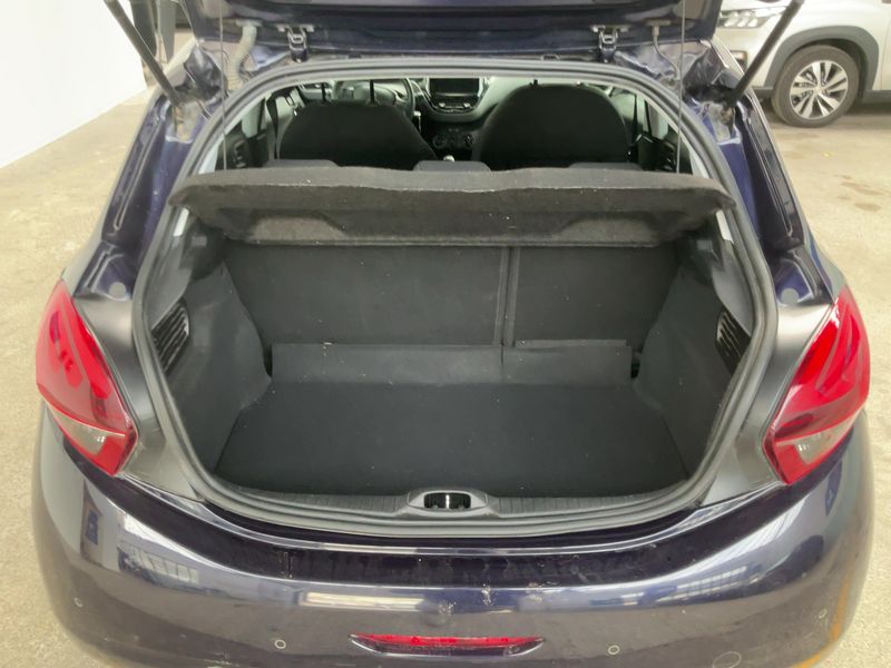 car Peugeot 208 id333748 photo #10