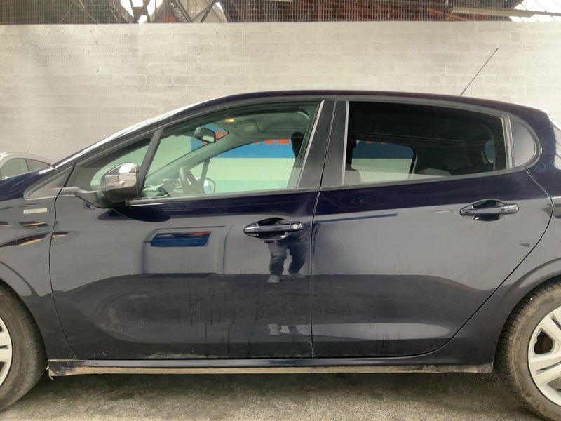 car Peugeot 208 id333748 photo #4