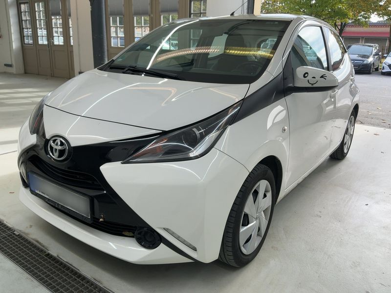 car Toyota Aygo id334115 photo #2