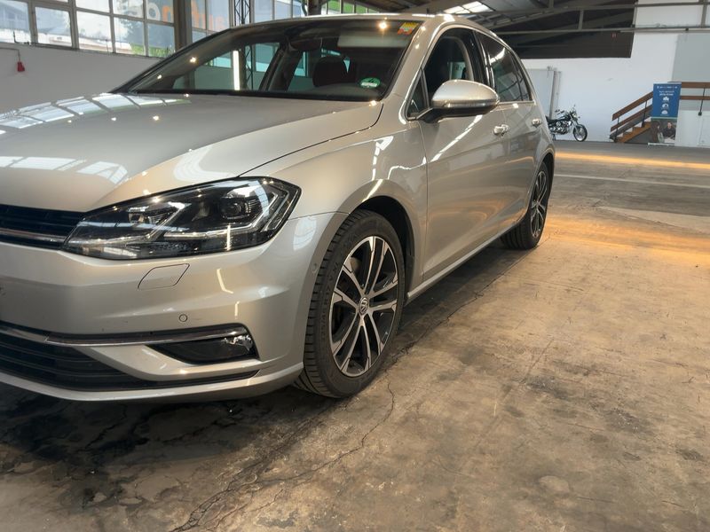 car Volkswagen Golf id334538 photo #2