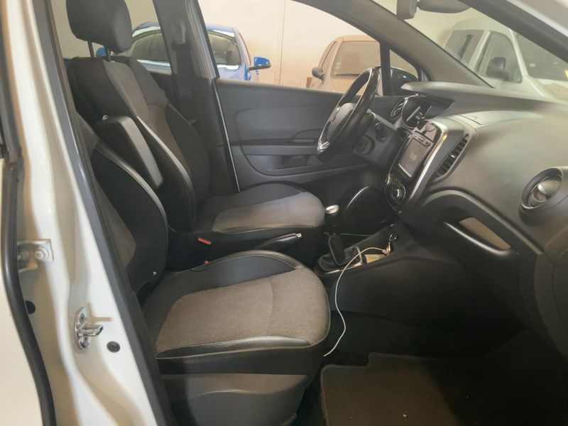 car Renault Captur id334575 photo #11