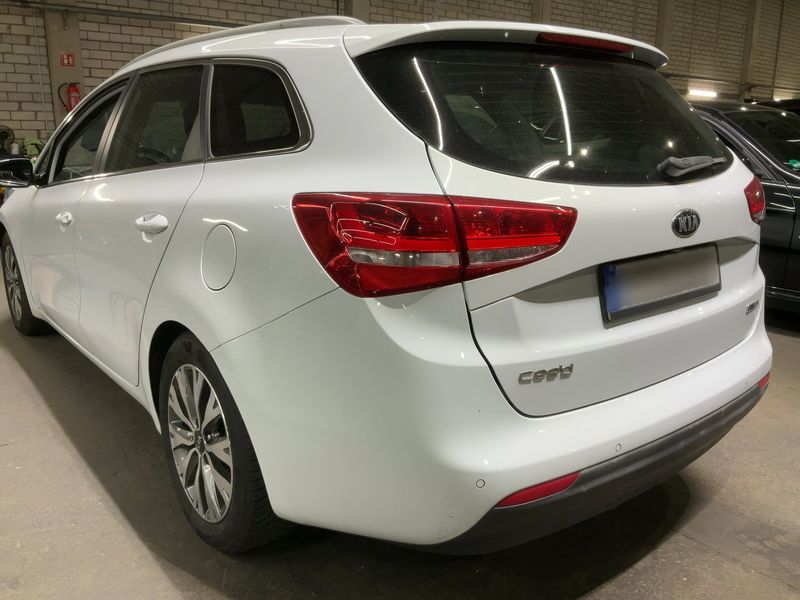 car KIA Ceed id334732 photo #3