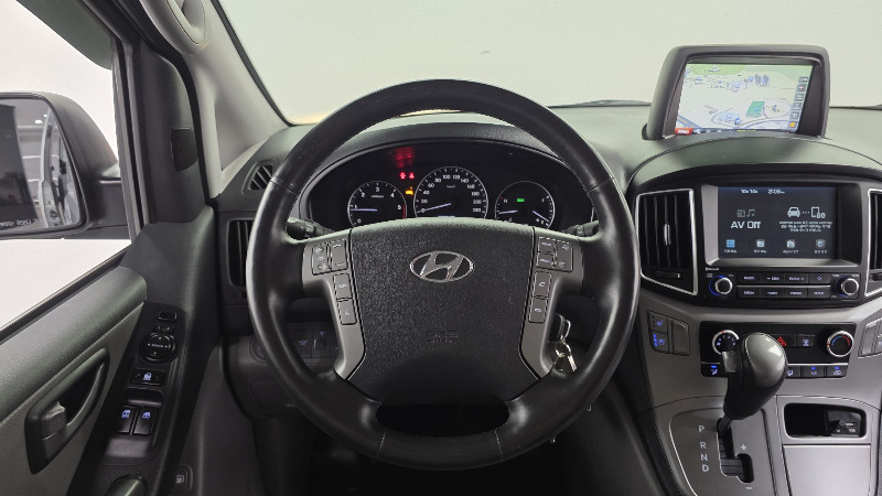 car Hyundai Grand Starex id335596 photo #13
