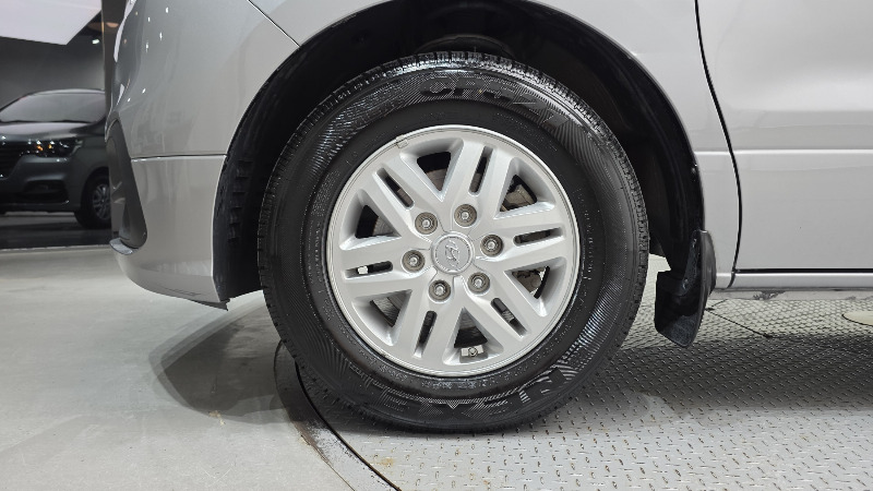 car Hyundai Grand Starex id335596 photo #5