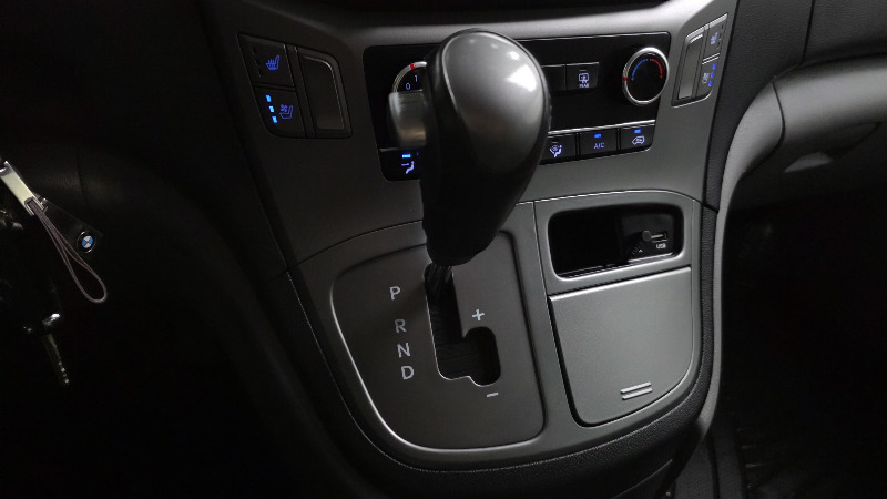 car Hyundai Grand Starex id335596 photo #9