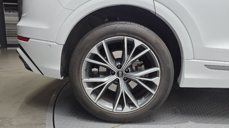 car Audi Q8 id336429 photo #5
