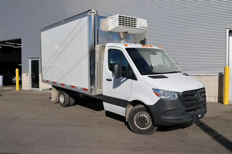 car Mercedes Sprinter id336581 main photo