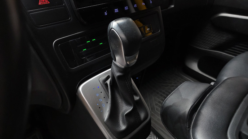 car Hyundai Staria id337625 photo #9