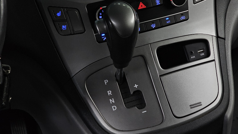 car Hyundai Grand Starex id338655 photo #9