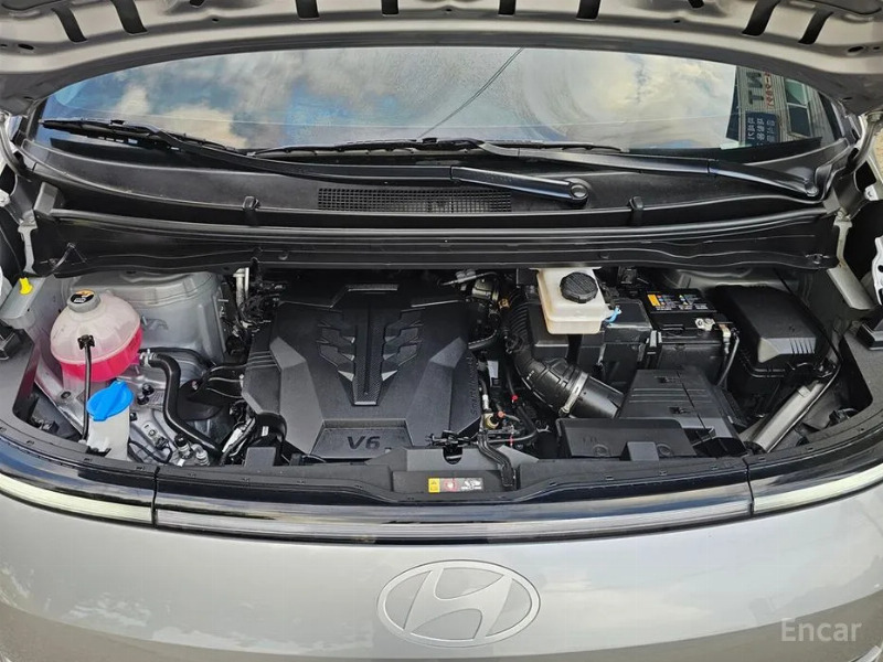 car Hyundai Staria id339401 photo #2
