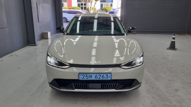 car KIA EV6 id339432 main photo