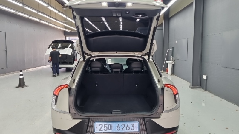 car KIA EV6 id339432 photo #18