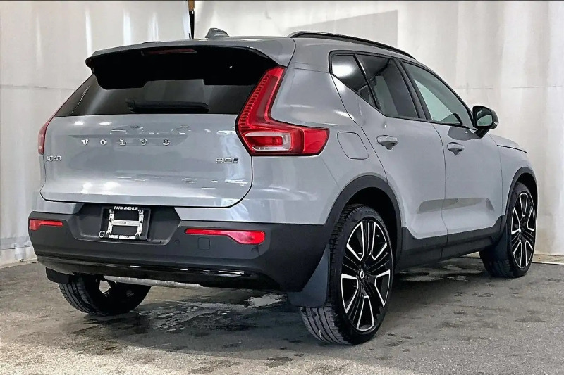 car Volvo XC40 id339855 photo #2