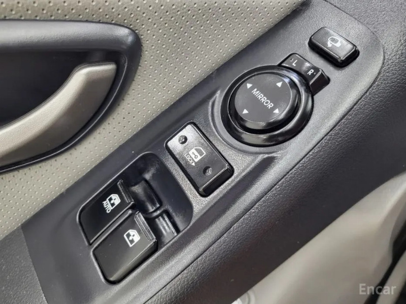 car Hyundai Grand Starex id339908 photo #17