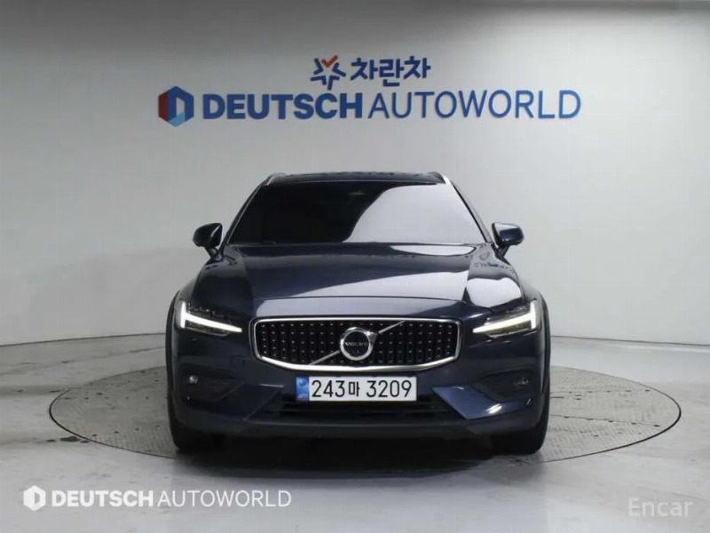 car Volvo V60 id339989 photo #3