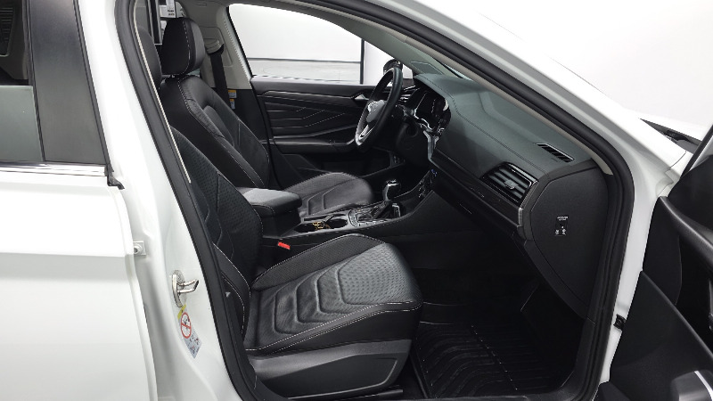 car Volkswagen Jetta id340200 photo #11