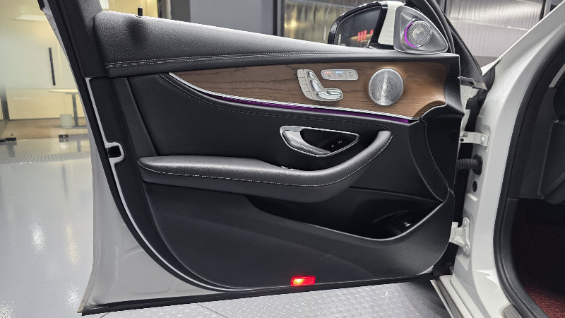 car Mercedes E-Class id340613 photo #24