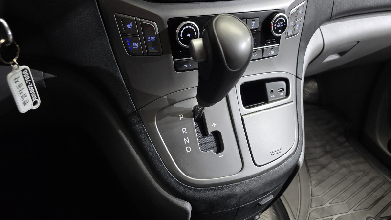 car Hyundai Grand Starex id340876 photo #9